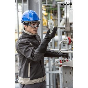 Suojamaski Bolle Pilot pääpannalla